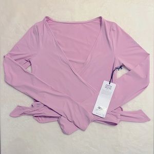 Alo, Cropped Escalate Wrap Top, Size Small, Sugarplum Pink